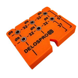 Uniwersalny szablon stolarski do precyzyjnego wyznaczania otworów i wymiarów montażowych