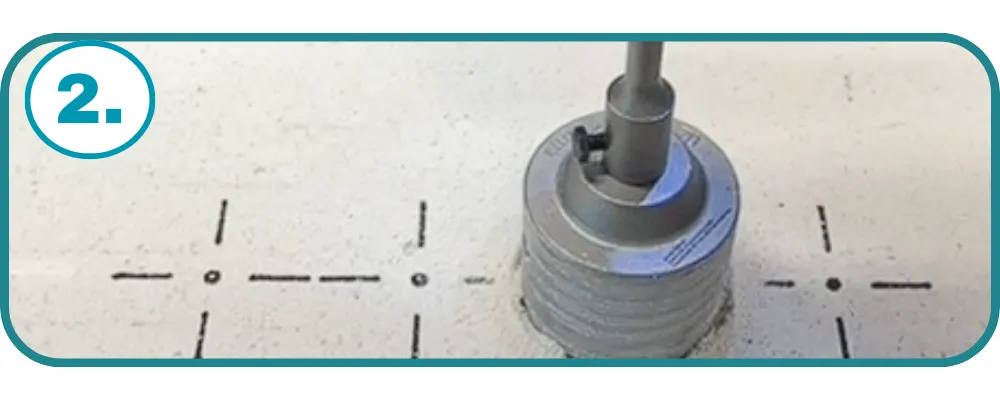 Wiercenie otworów pod puszki 68 mm koronką w betonie