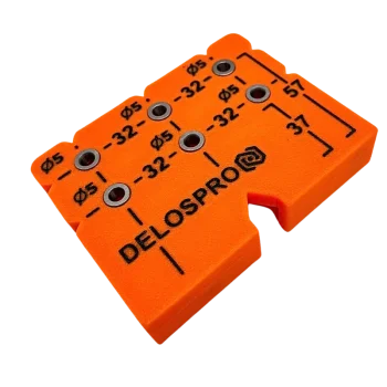 Uniwersalny szablon stolarski do precyzyjnego wyznaczania otworów i wymiarów montażowych